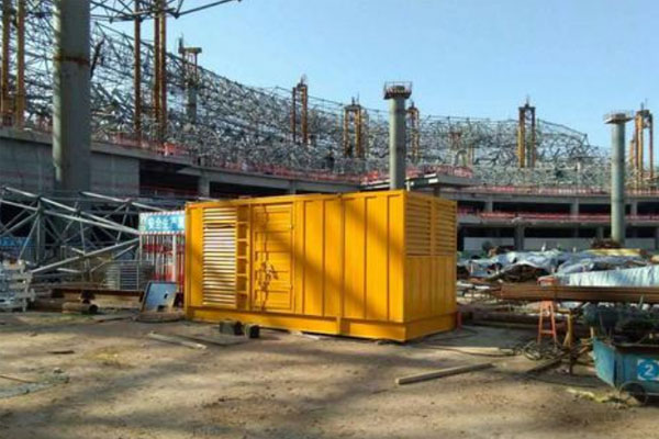 开平发电机出租如何判断空气滤清器是否需要更换？