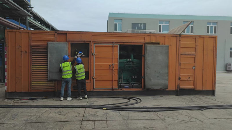 开平如何检查柴油发电机组的机油油位？